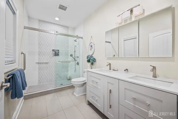 $2,000,000 | 13 Fox Run, Monroe Township, NJ 08831