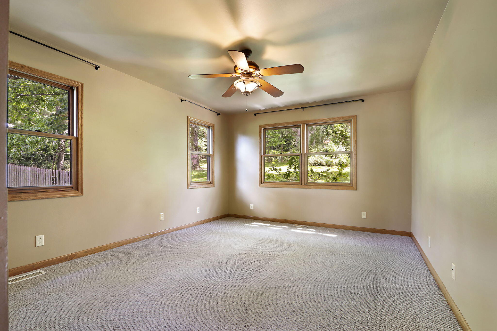553 Twin Lakes Road Bloomfield, WI 53128 - Photo 14 of 43 Bedroom