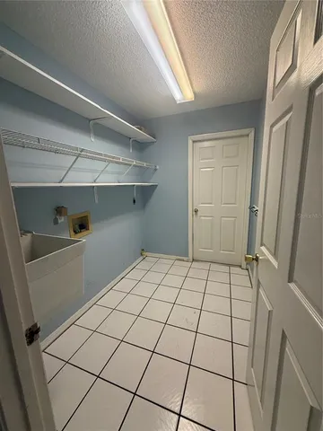 a view of utility room