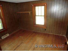 190 Crossroad Hill Road Canton, NC 28716 - Photo 4 of 12