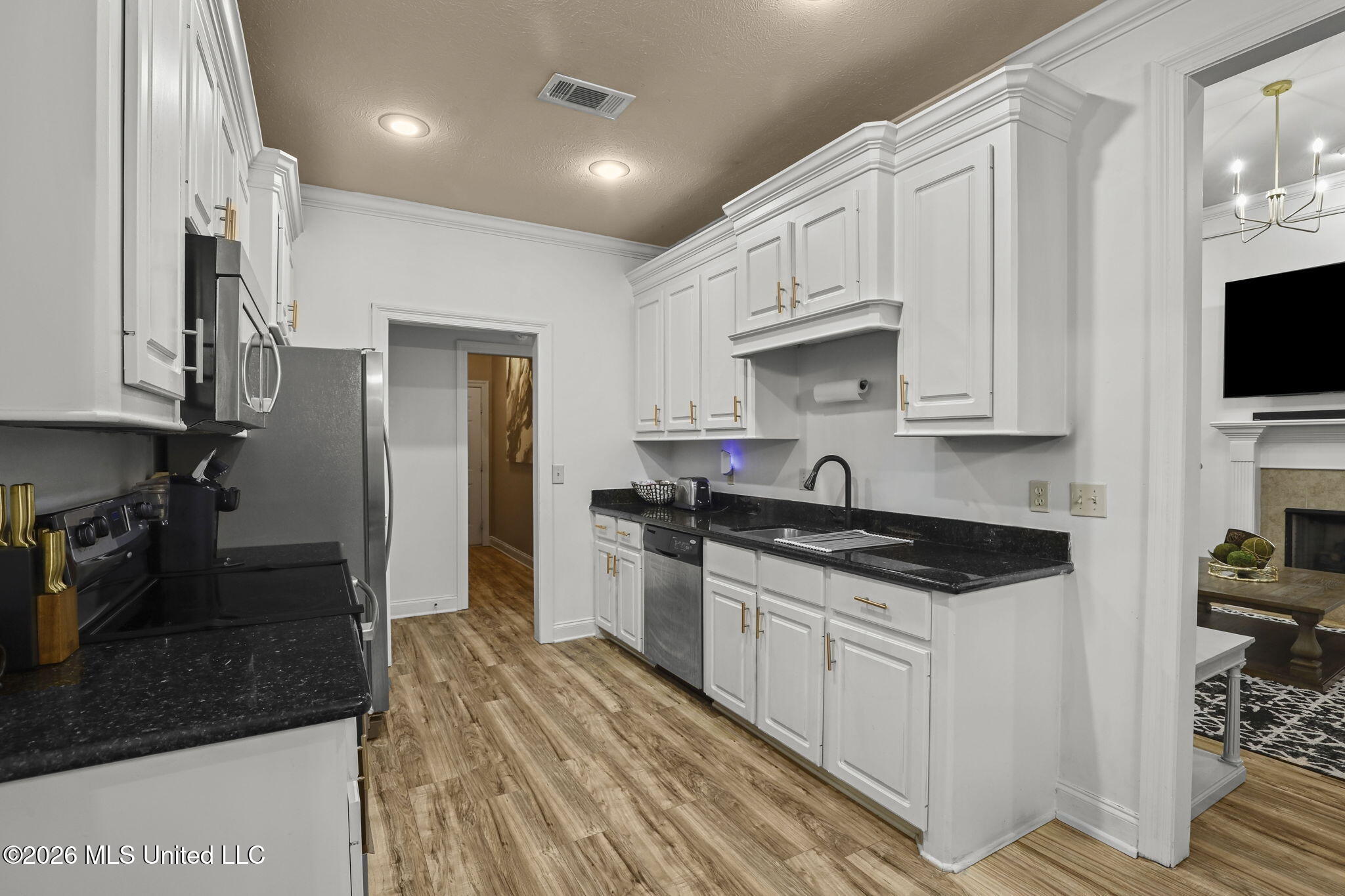 155 Oak Meadows Drive Clinton, MS 39056 - Photo 13 of 43 12-web-or-mls-155 Oak Meadow-12