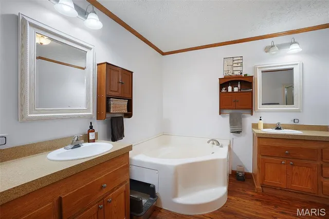 $315,000 | 10740 Lakeshore Drive, Blackwell, MO 63626