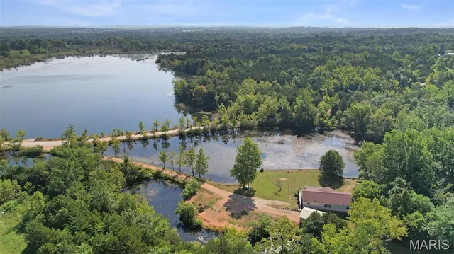 $315,000 | 10740 Lakeshore Drive, Blackwell, MO 63626