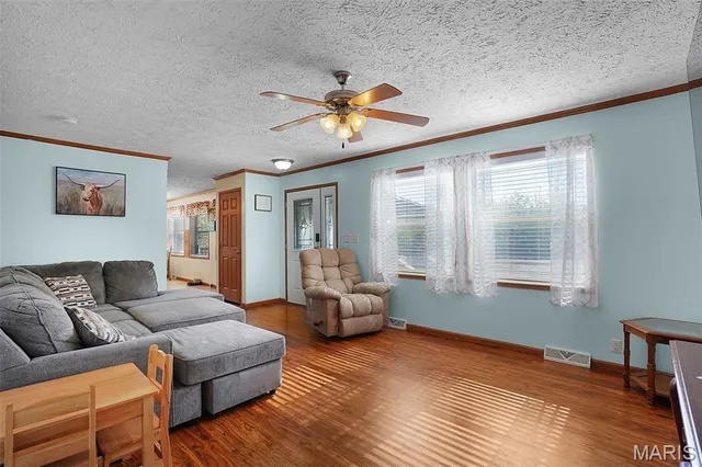 $315,000 | 10740 Lakeshore Drive, Blackwell, MO 63626