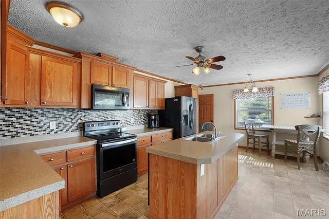 $315,000 | 10740 Lakeshore Drive, Blackwell, MO 63626