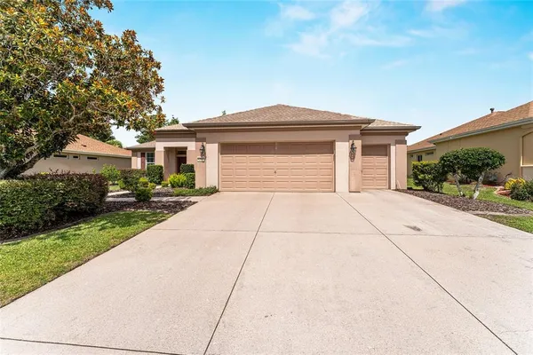 $399,900 | 12947 Southeast 97th Terrace Road, Summerfield, FL 34491