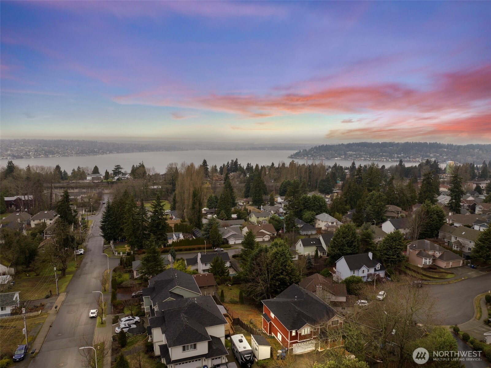 1916 Northeast 24th Street Renton, WA 98056 - Photo 4 of 40 Gallery Image 4