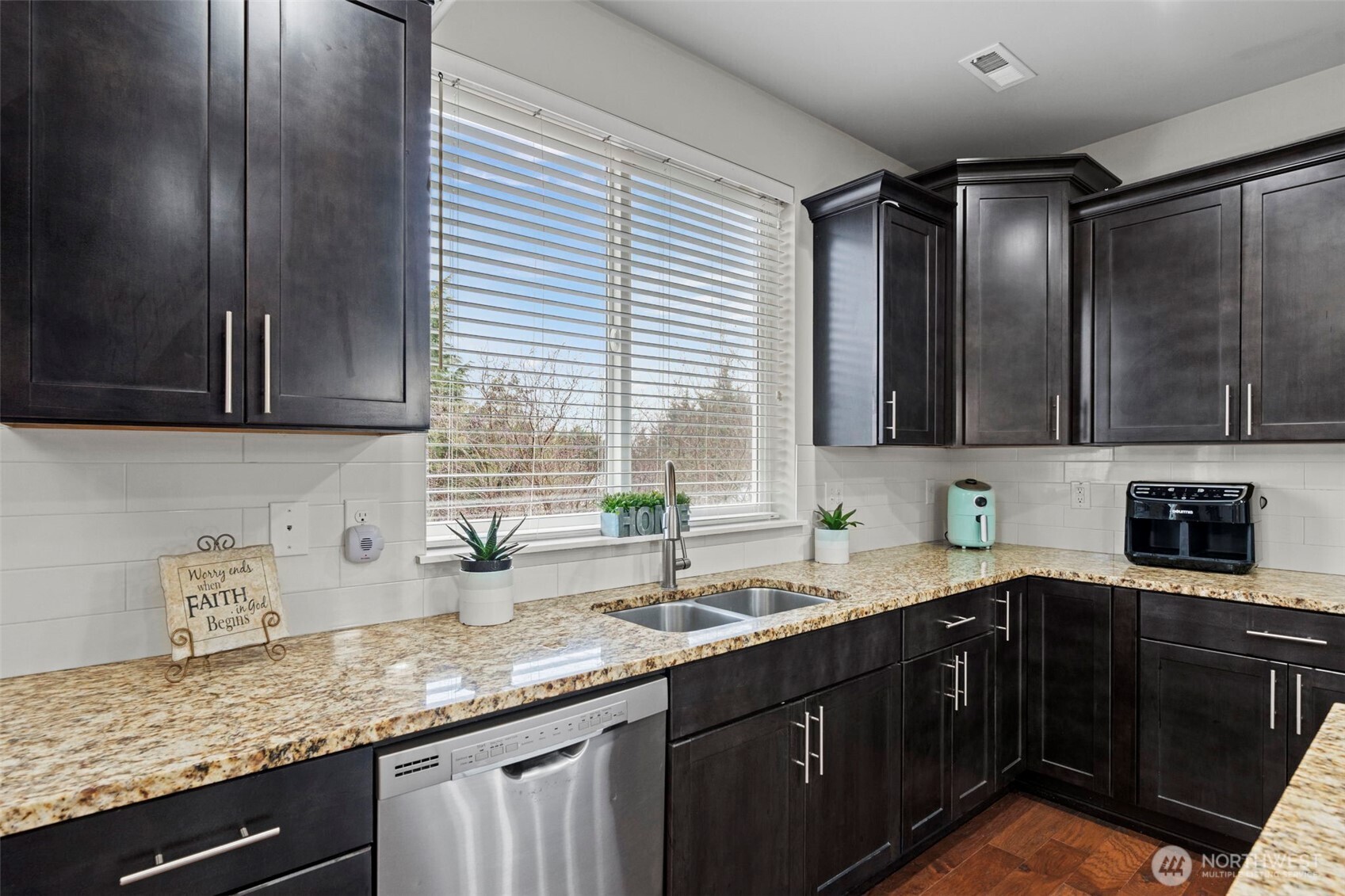 1916 Northeast 24th Street Renton, WA 98056 - Photo 10 of 40 Gallery Image 10