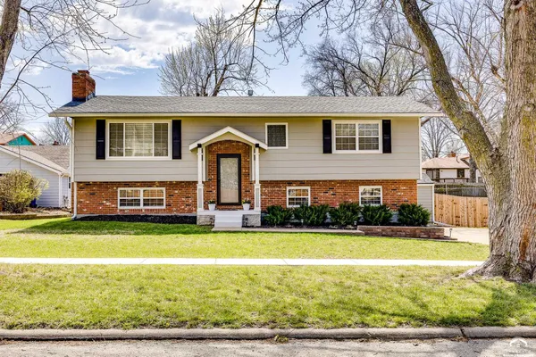 $419,900 | 2909 West 26th Street, Lawrence, KS 66047