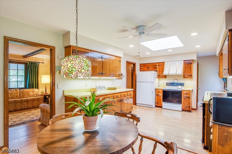89 Cozy Lake Road Oak Ridge, NJ 07438 - Photo 11 of 42 Gallery Image 11