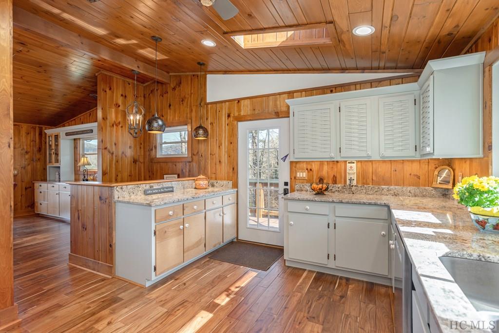 278 Golf View Road Sapphire, NC 28774 - Photo 20 of 68 Gallery Image 20