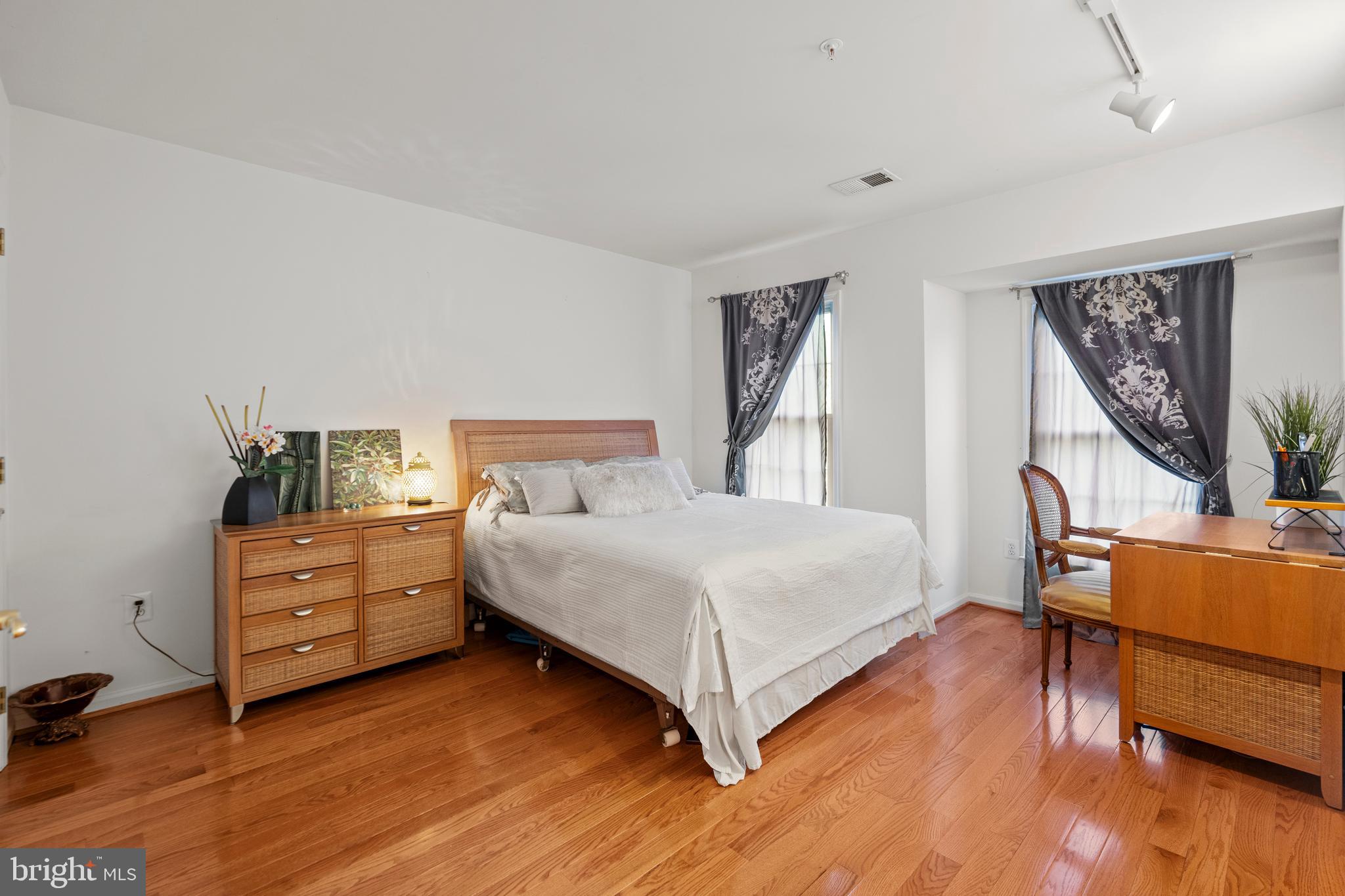 8536 Bells Ridge Terrace Potomac, MD 20854 - Photo 26 of 38 Gallery Image 26