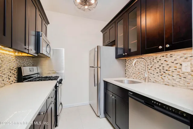 a view of utility room