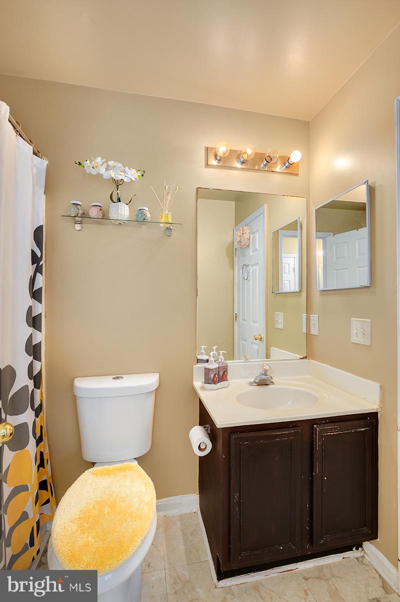 6531 Ridgeborne Drive Baltimore, MD 21237 - Photo 16 of 30 Bath