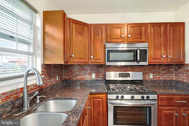 6531 Ridgeborne Drive Baltimore, MD 21237 - Photo 8 of 30 Kitchen