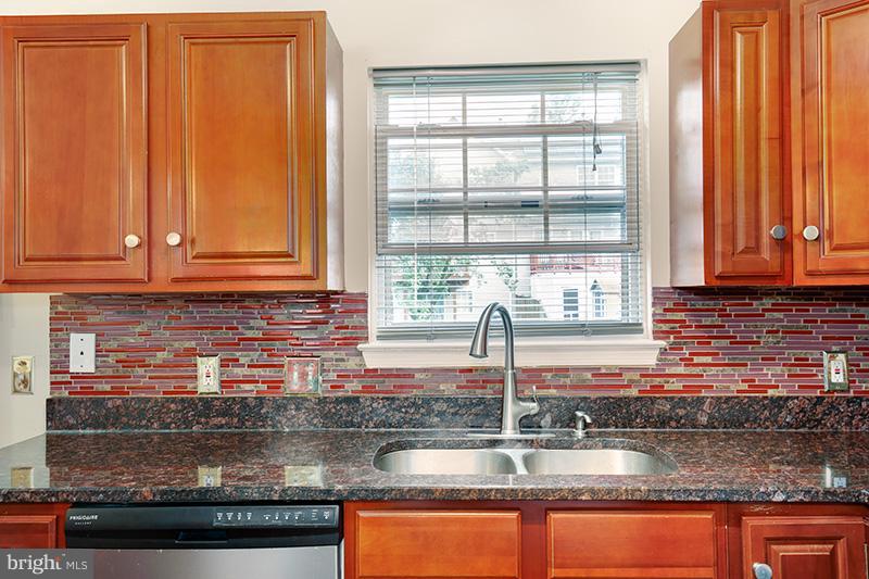 6531 Ridgeborne Drive Baltimore, MD 21237 - Photo 9 of 30 Kitchen