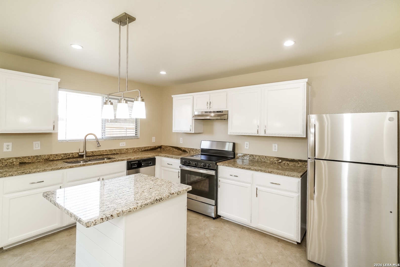 3947 Key W Way Converse, TX 78109 - Photo 7 of 15