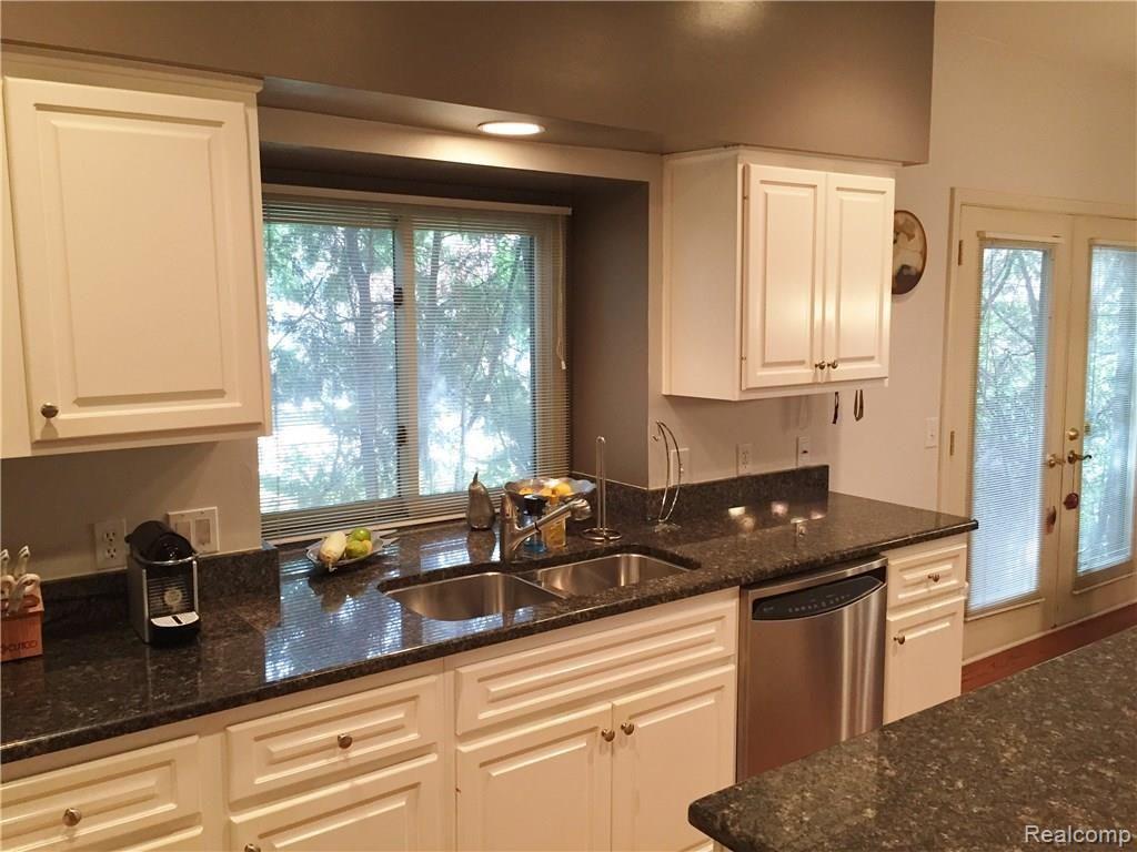 1440 Oxford Road Grosse Pointe, MI 48236 - Photo 9 of 27 Kitchen 2.JPG