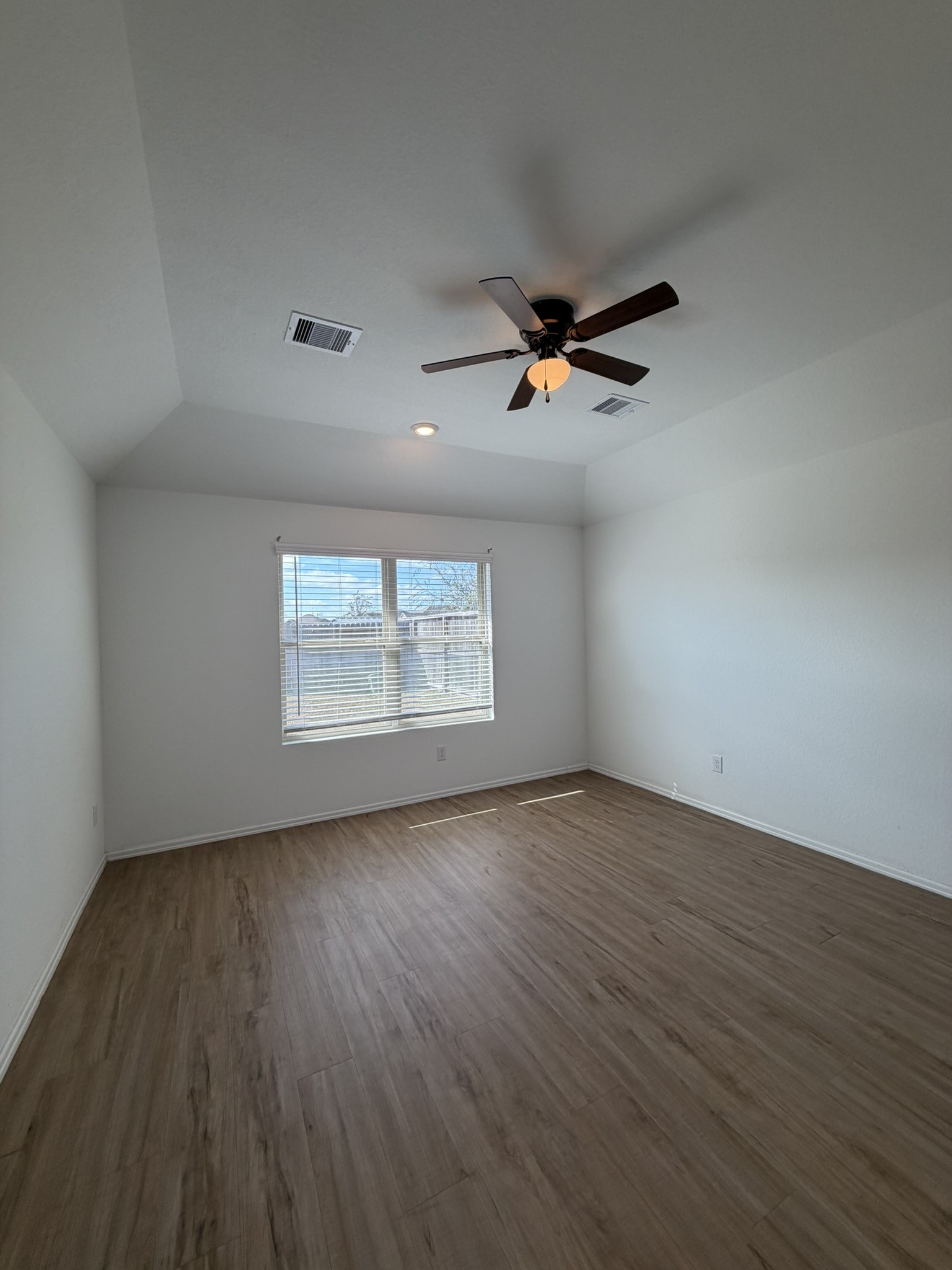 14242 Walworth Crk Court Rosharon, TX 77583 - Photo 8 of 16