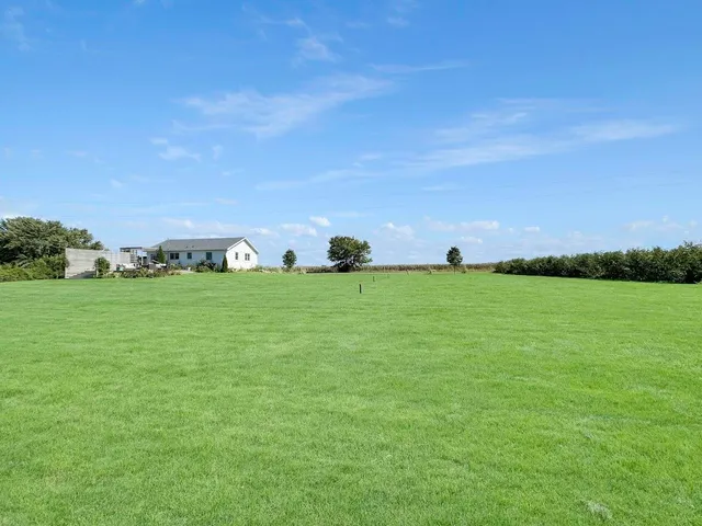 $2,400 | 18312 Avery Road, Three Oaks, MI 49128