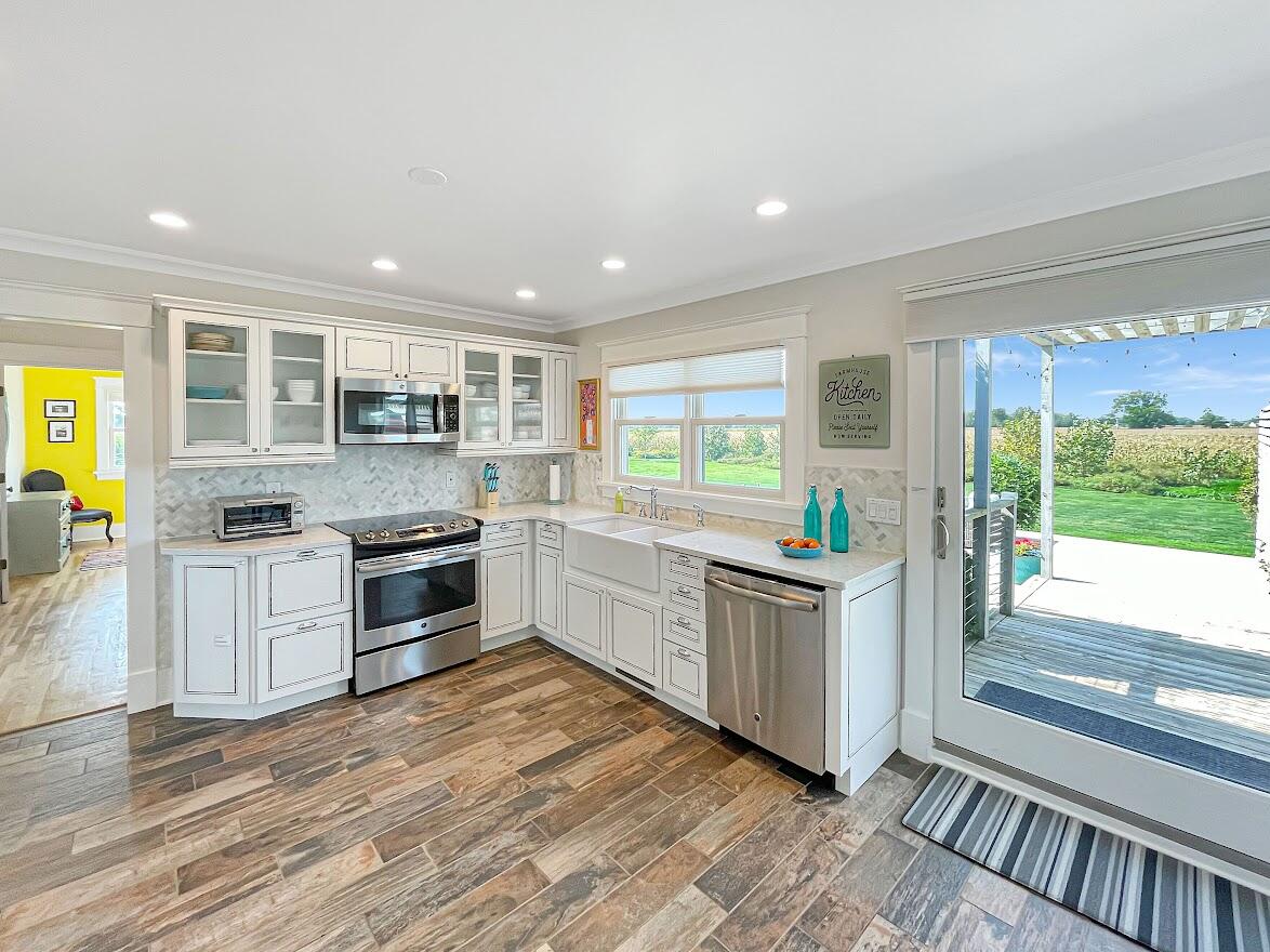 18312 Avery Road Three Oaks, MI 49128 - Photo 7 of 12 Kitchen exterior yellow