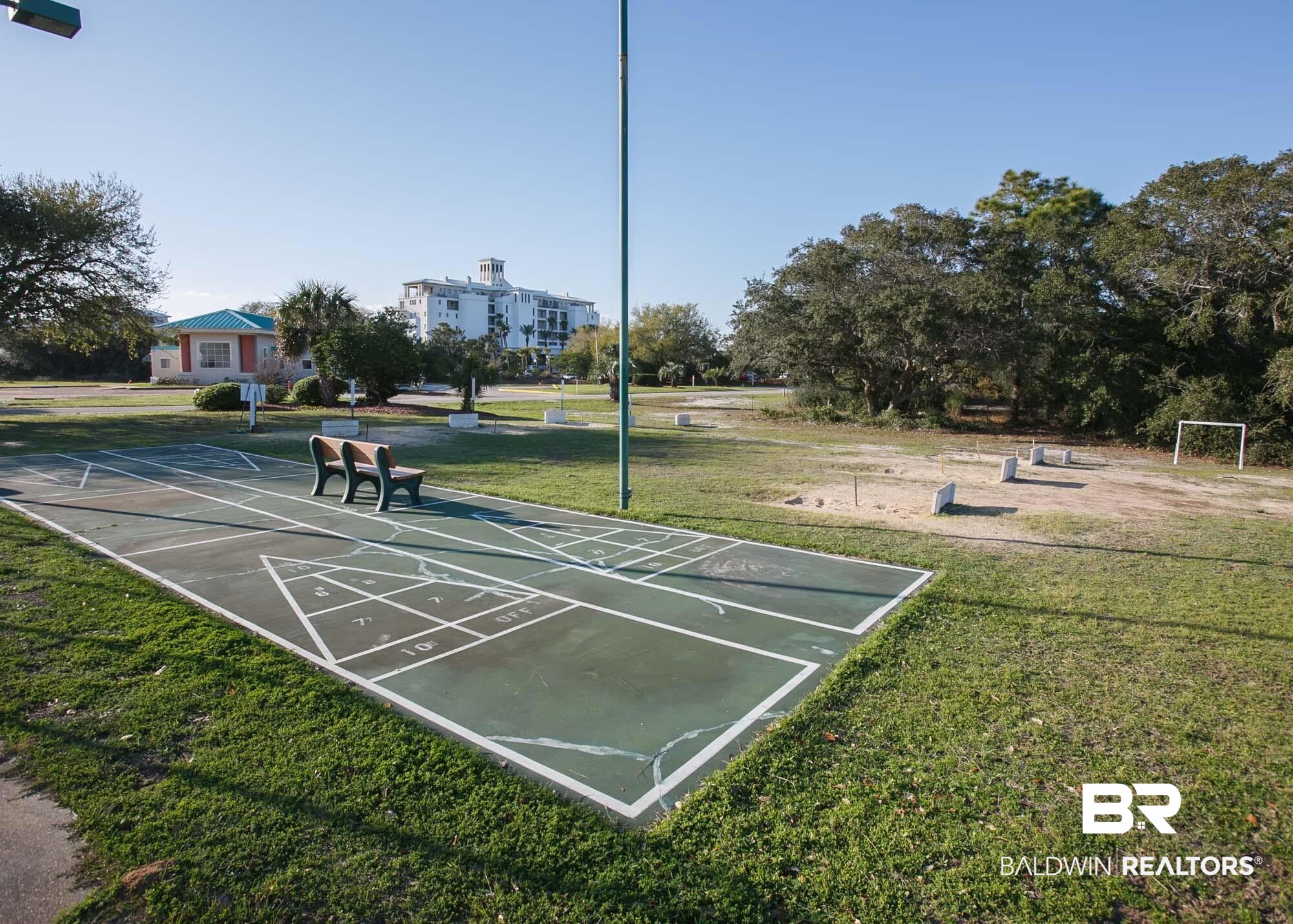 400 Plantation Road, Unit 1202 Gulf Shores, AL 36542 - Photo 35 of 36 Shuffleboard/Horseshoes