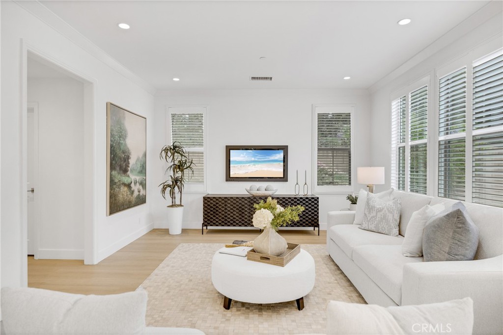 182 Frontier Irvine, CA 92620 - Photo 7 of 47