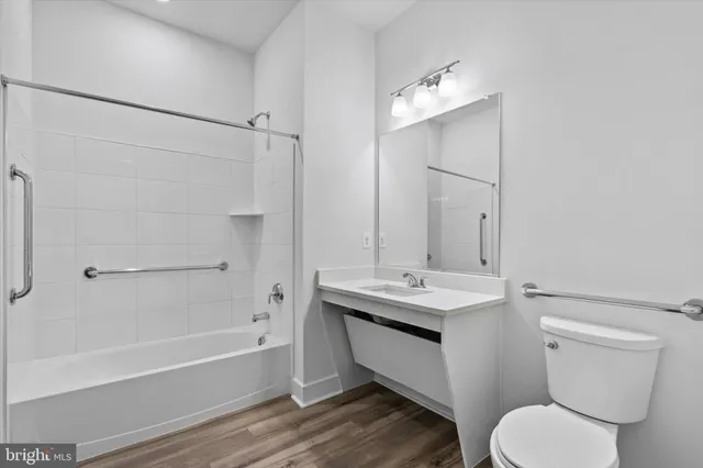 $549,900 | 43234 Farringdon Square, Ashburn, VA 20148