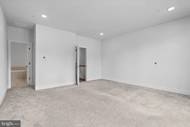 $549,900 | 43234 Farringdon Square, Ashburn, VA 20148