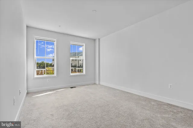 $549,900 | 43234 Farringdon Square, Ashburn, VA 20148