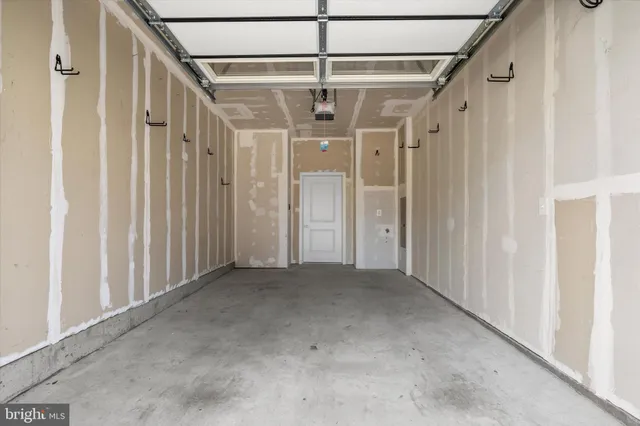 $549,900 | 43234 Farringdon Square, Ashburn, VA 20148