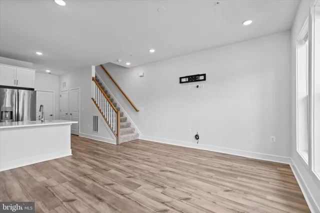 $549,900 | 43234 Farringdon Square, Ashburn, VA 20148