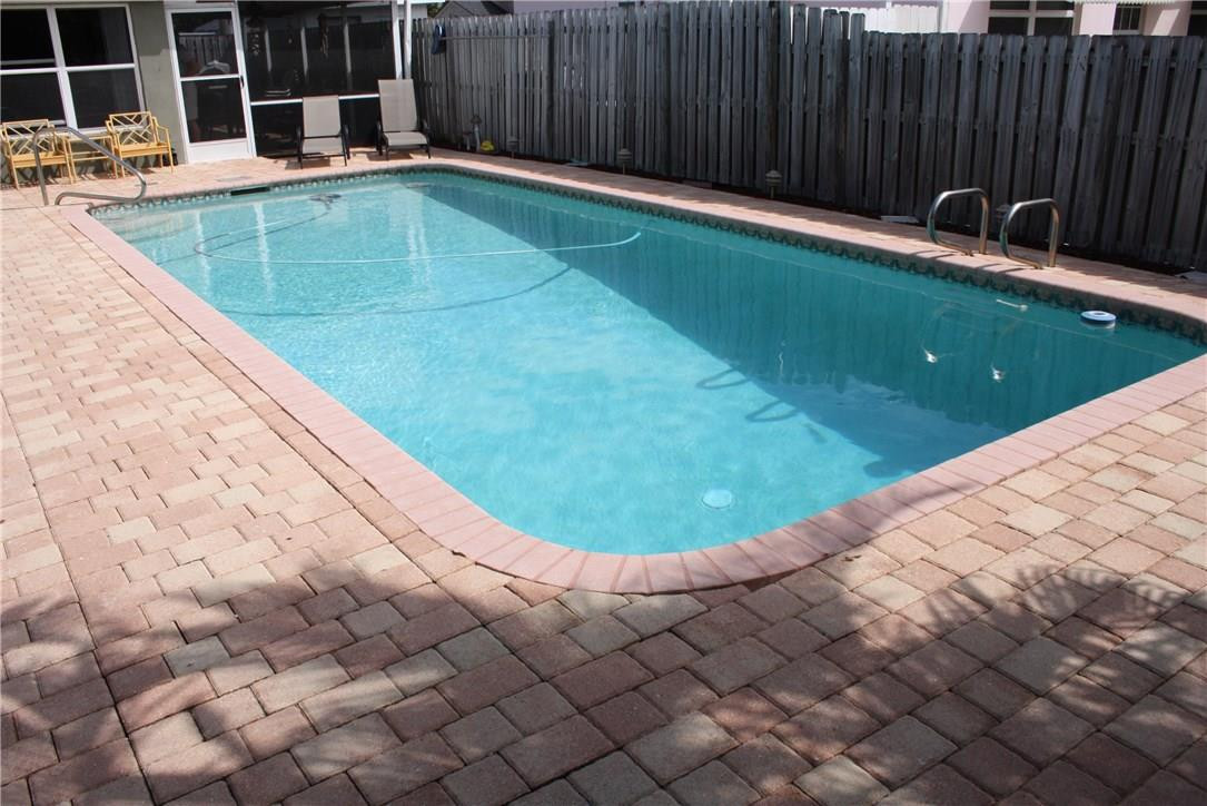 990 Southwest 3rd Avenue Pompano Beach, FL 33060 - Photo 5 of 24 Photo 5