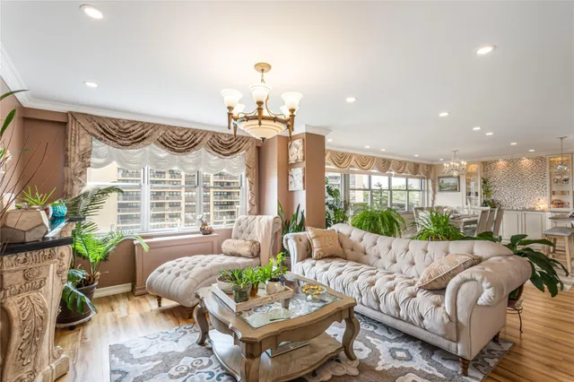 $900,000 | 17-85 215th Street, Unit 4M | Bay Terrace