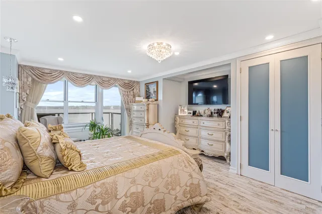 $900,000 | 17-85 215th Street, Unit 4M | Bay Terrace