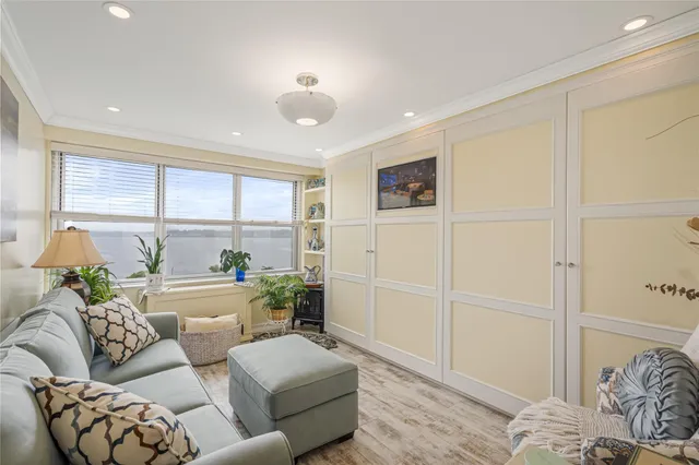 $900,000 | 17-85 215th Street, Unit 4M | Bay Terrace