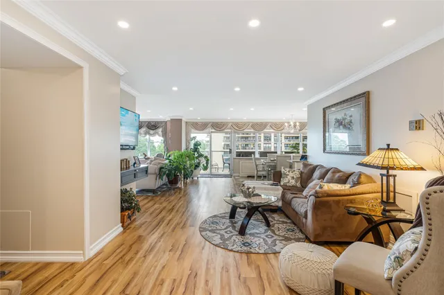 $900,000 | 17-85 215th Street, Unit 4M | Bay Terrace