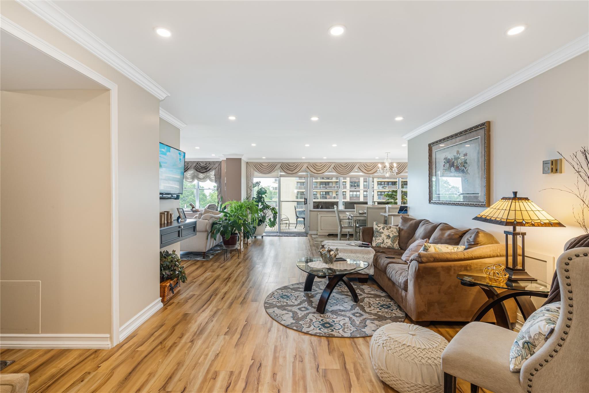 17-85 215th Street, Unit 4M Queens, NY 11360 - Photo 2 of 41 Living Room