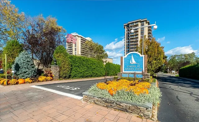 $900,000 | 17-85 215th Street, Unit 4M | Bay Terrace