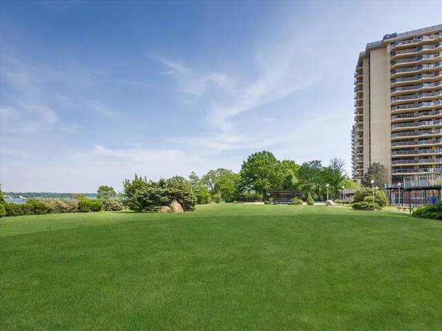 $900,000 | 17-85 215th Street, Unit 4M | Bay Terrace