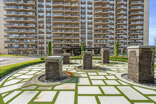 $900,000 | 17-85 215th Street, Unit 4M | Bay Terrace