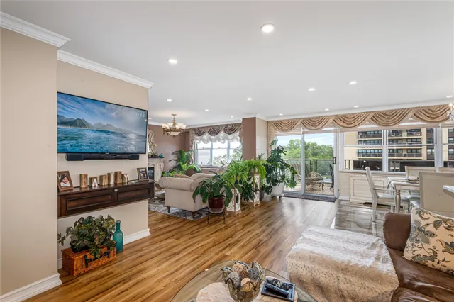 $900,000 | 17-85 215th Street, Unit 4M | Bay Terrace