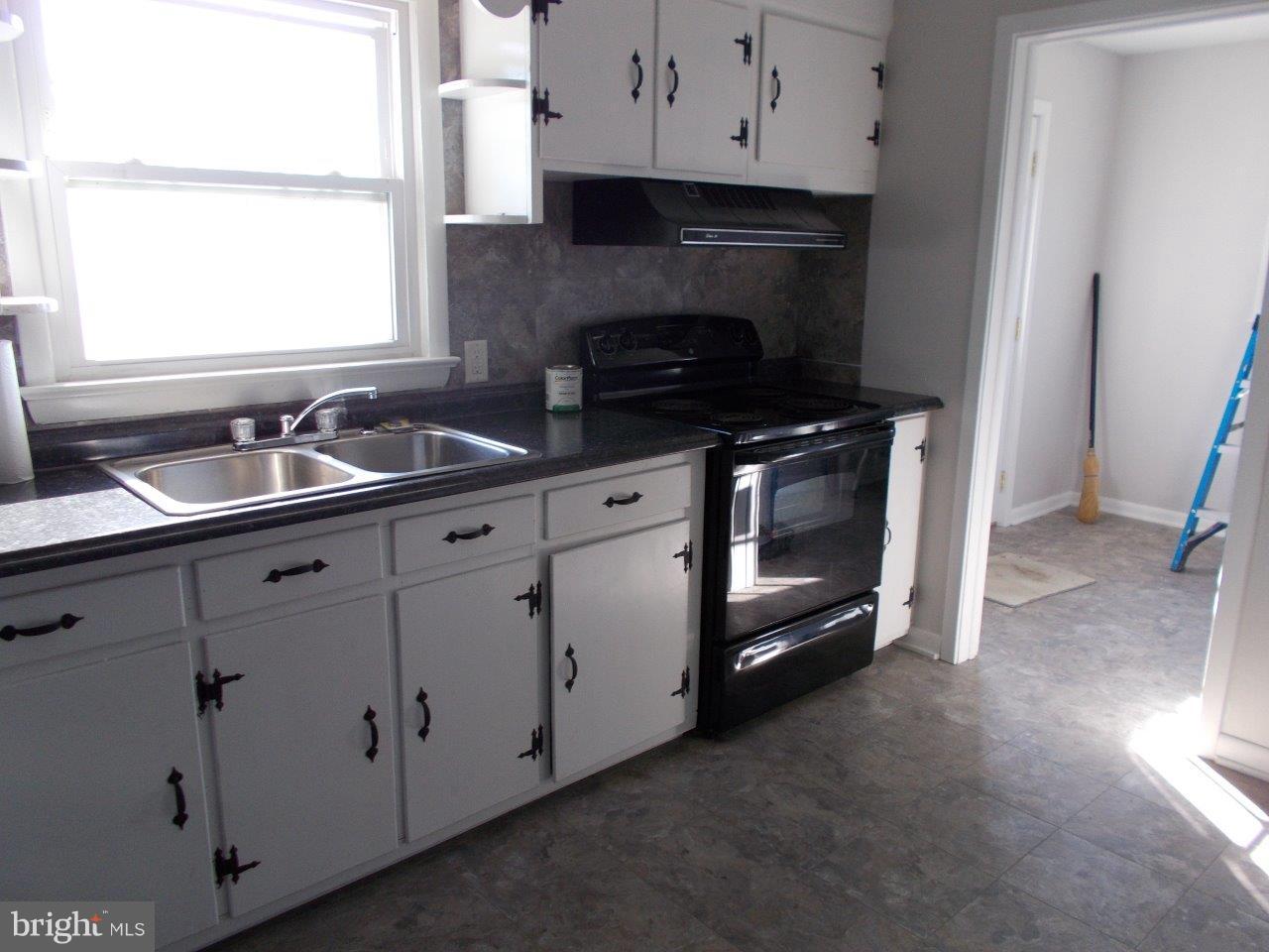 5338 Bucktown Road Cambridge, MD 21613 - Photo 3 of 18 Kitchen
