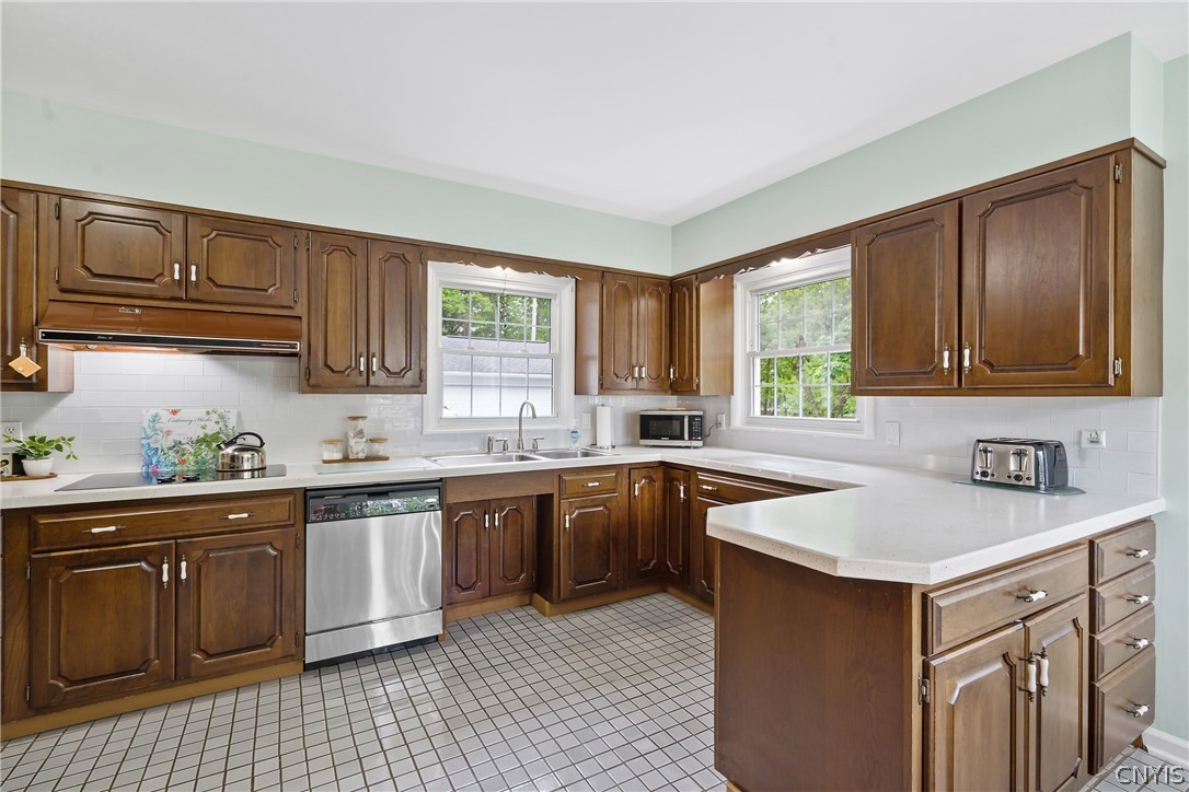 8 Lyndon Road De Witt, NY 13066 - Photo 16 of 46
