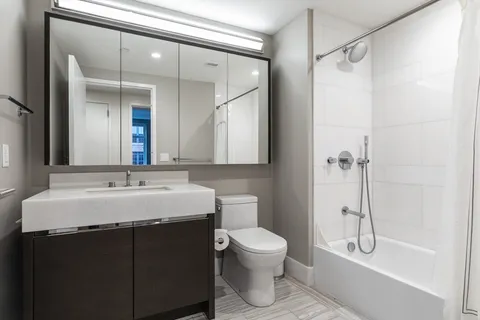 $769,000 | 100 Lovejoy Wharf, Unit 5N, Boston, MA 02114