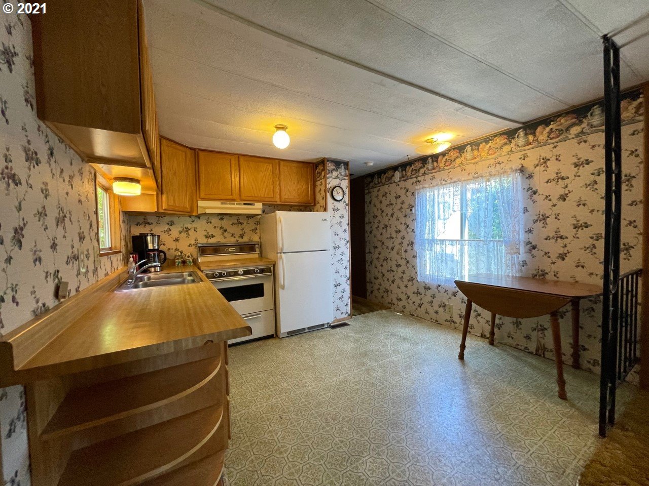 3075 Pacific Loop Coos Bay, OR 97420 - Photo 11 of 30