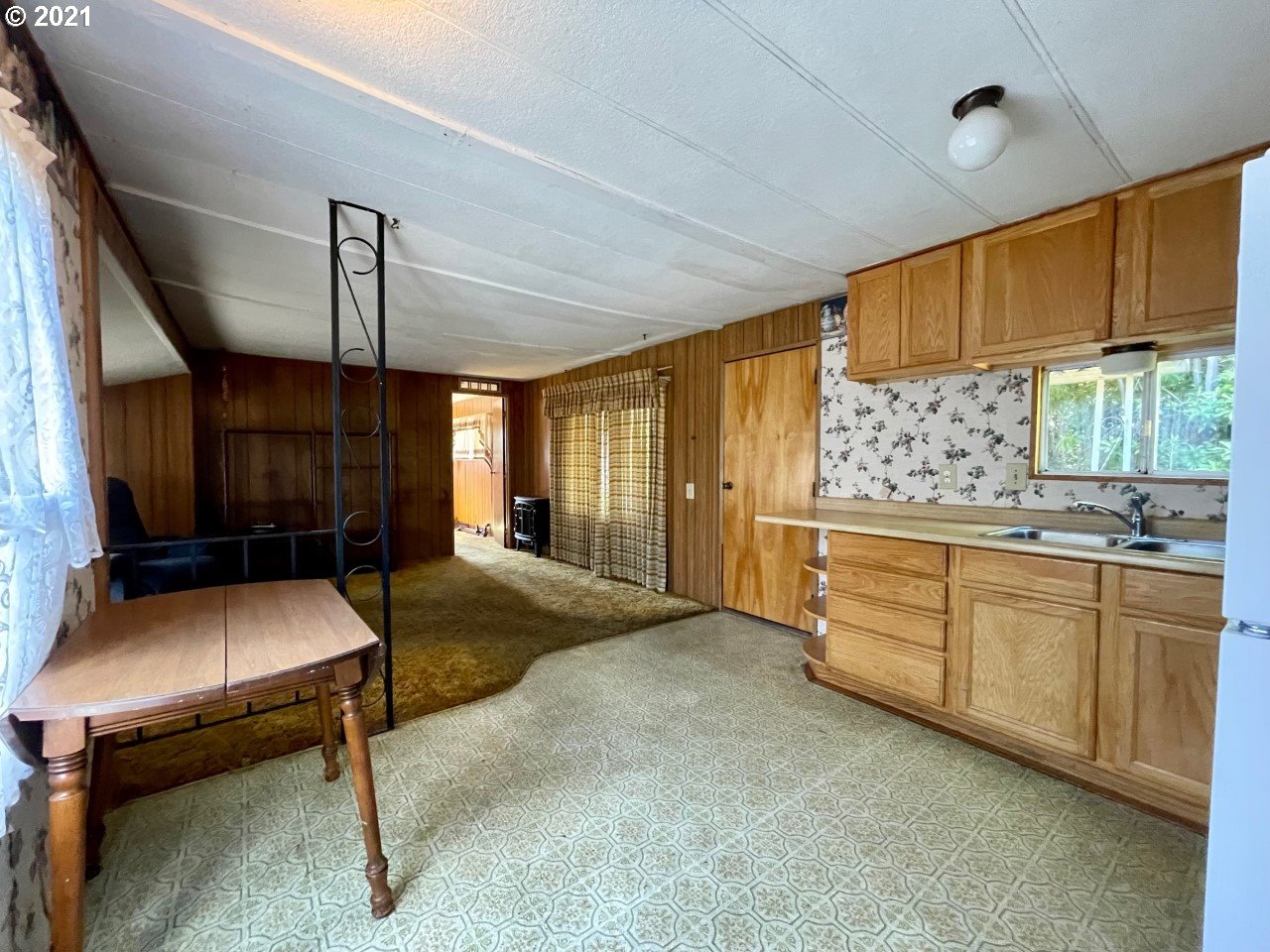 3075 Pacific Loop Coos Bay, OR 97420 - Photo 5 of 30