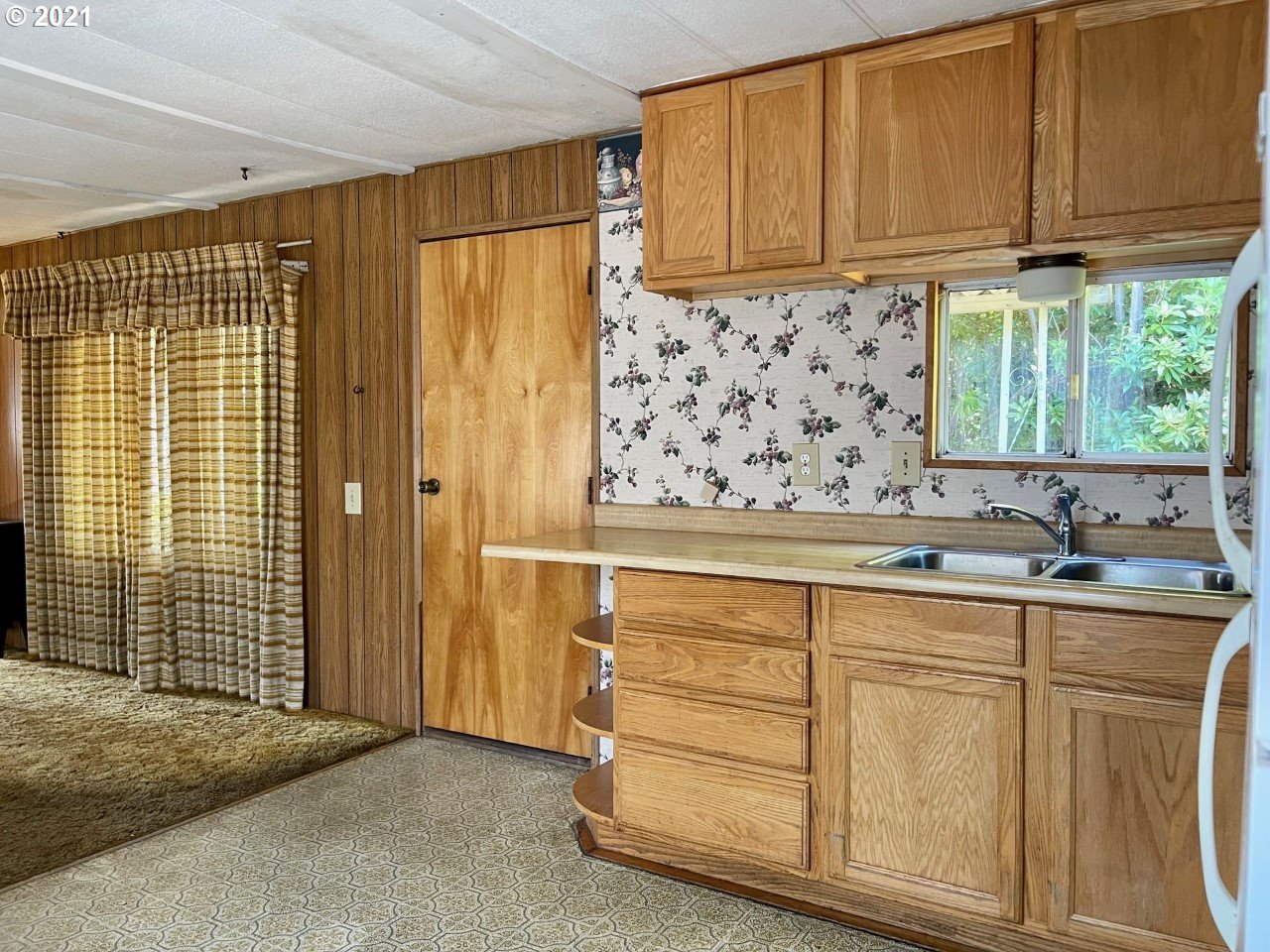 3075 Pacific Loop Coos Bay, OR 97420 - Photo 6 of 30