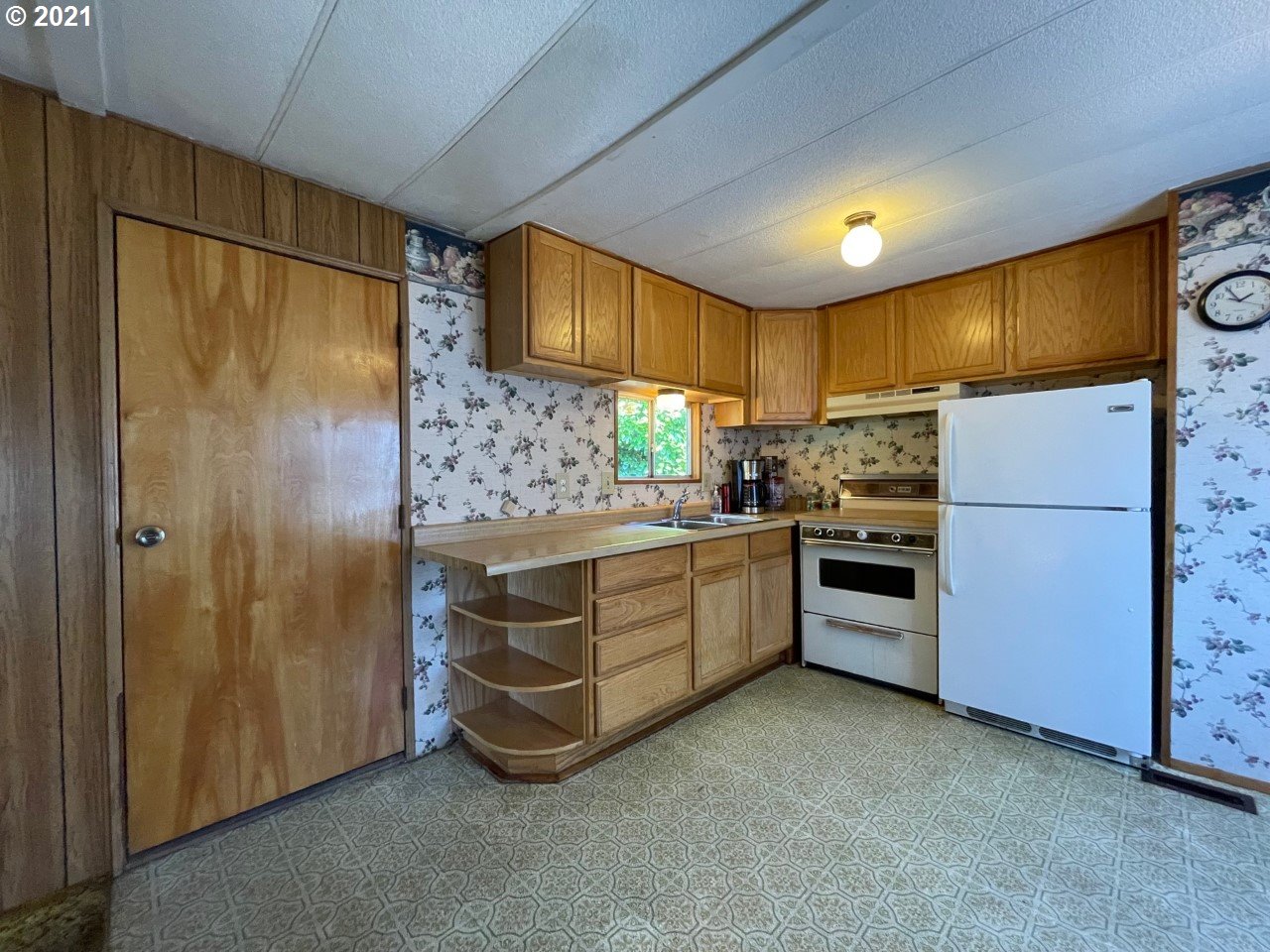 3075 Pacific Loop Coos Bay, OR 97420 - Photo 7 of 30