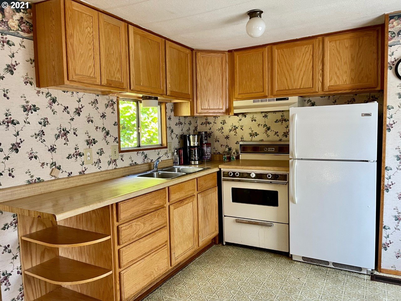 3075 Pacific Loop Coos Bay, OR 97420 - Photo 8 of 30